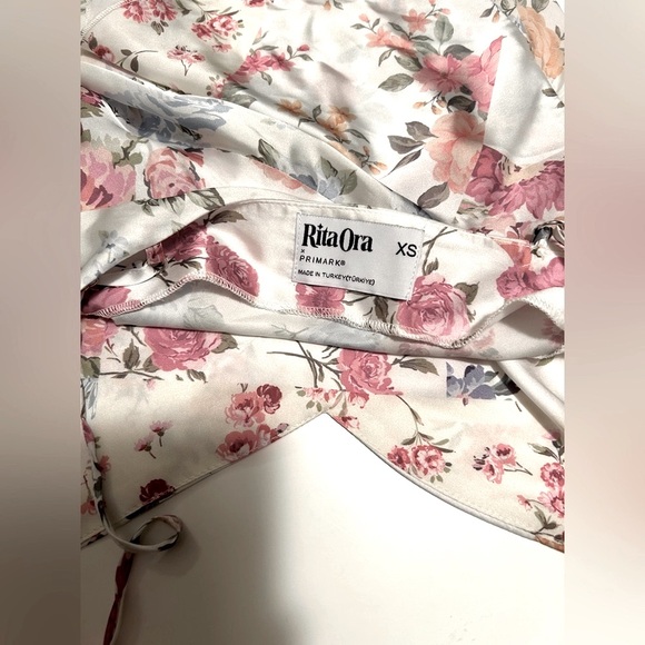 RITA ORA floral draped satin camisole shirt top LIKE NEW - Picture 4 of 10